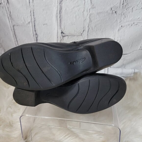 CLARKS Womens 9 Ingalls Dover Leather Black Heeled‎ Booties Comfort Ankle Boots - Picture 10 of 11